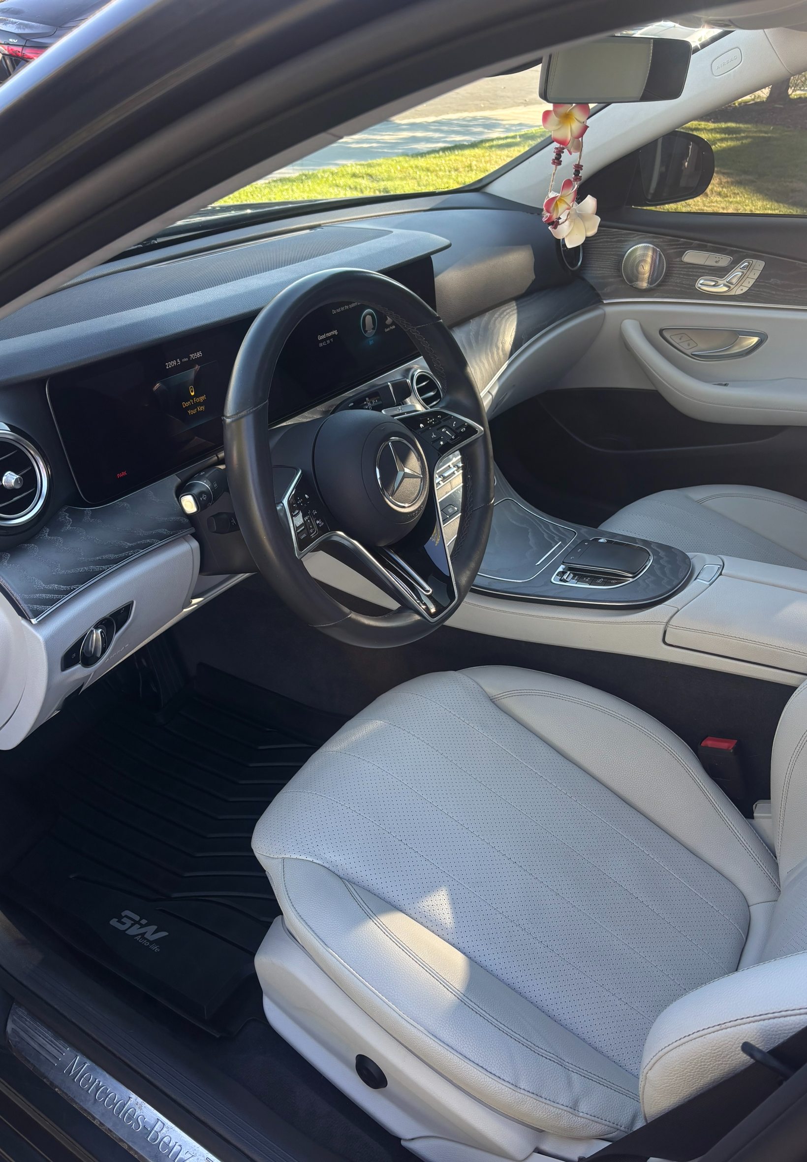 Mercedes interior white leather