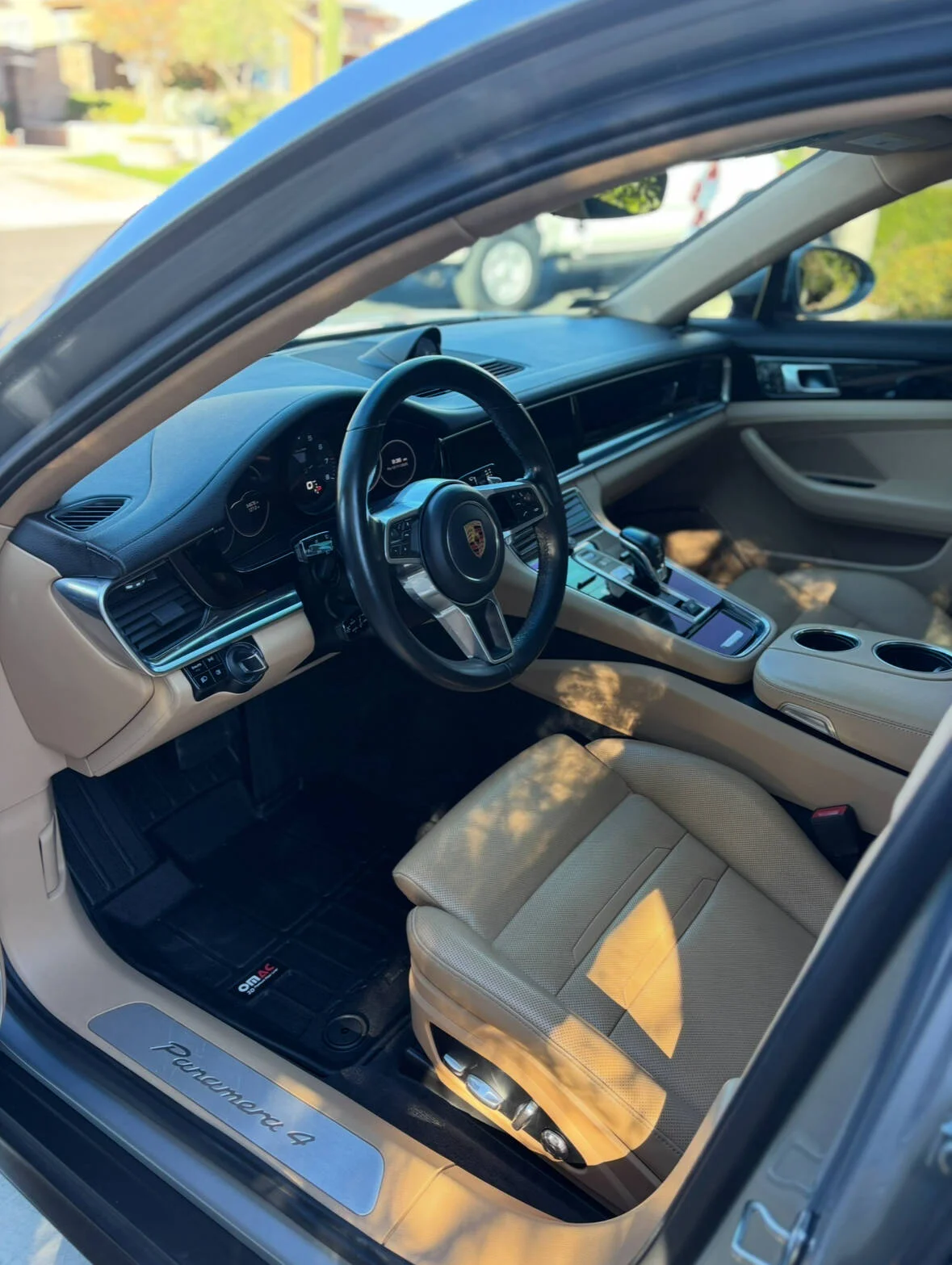 Porsche Panamera interior tan