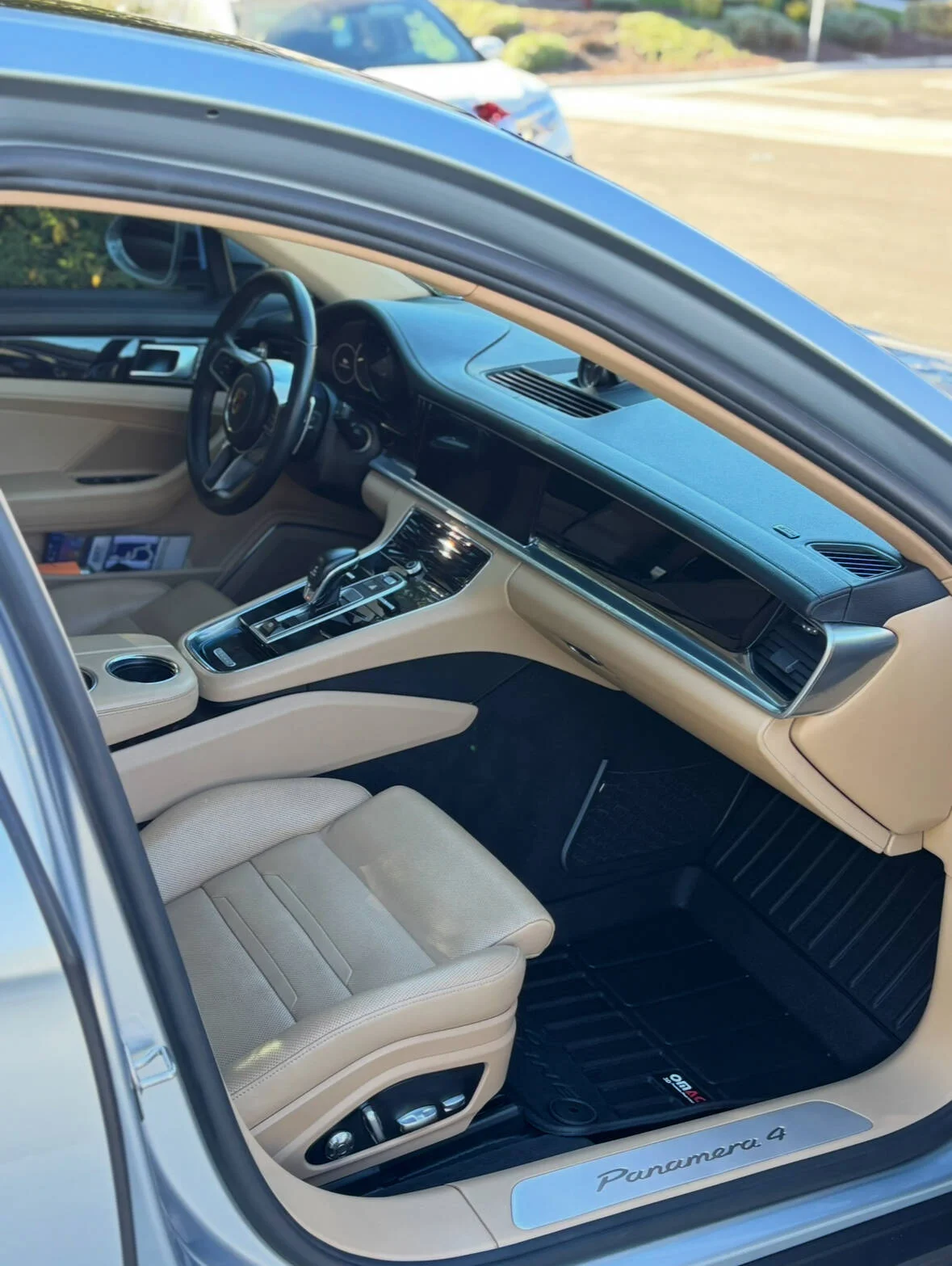 Porsche Panamera interior wide