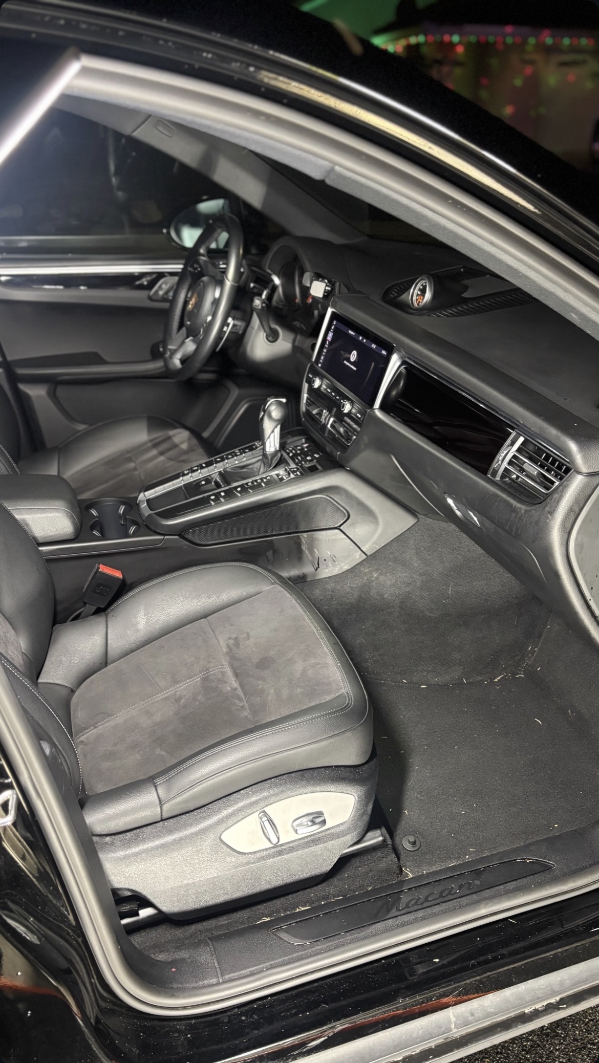 Porsche Macan interior before
